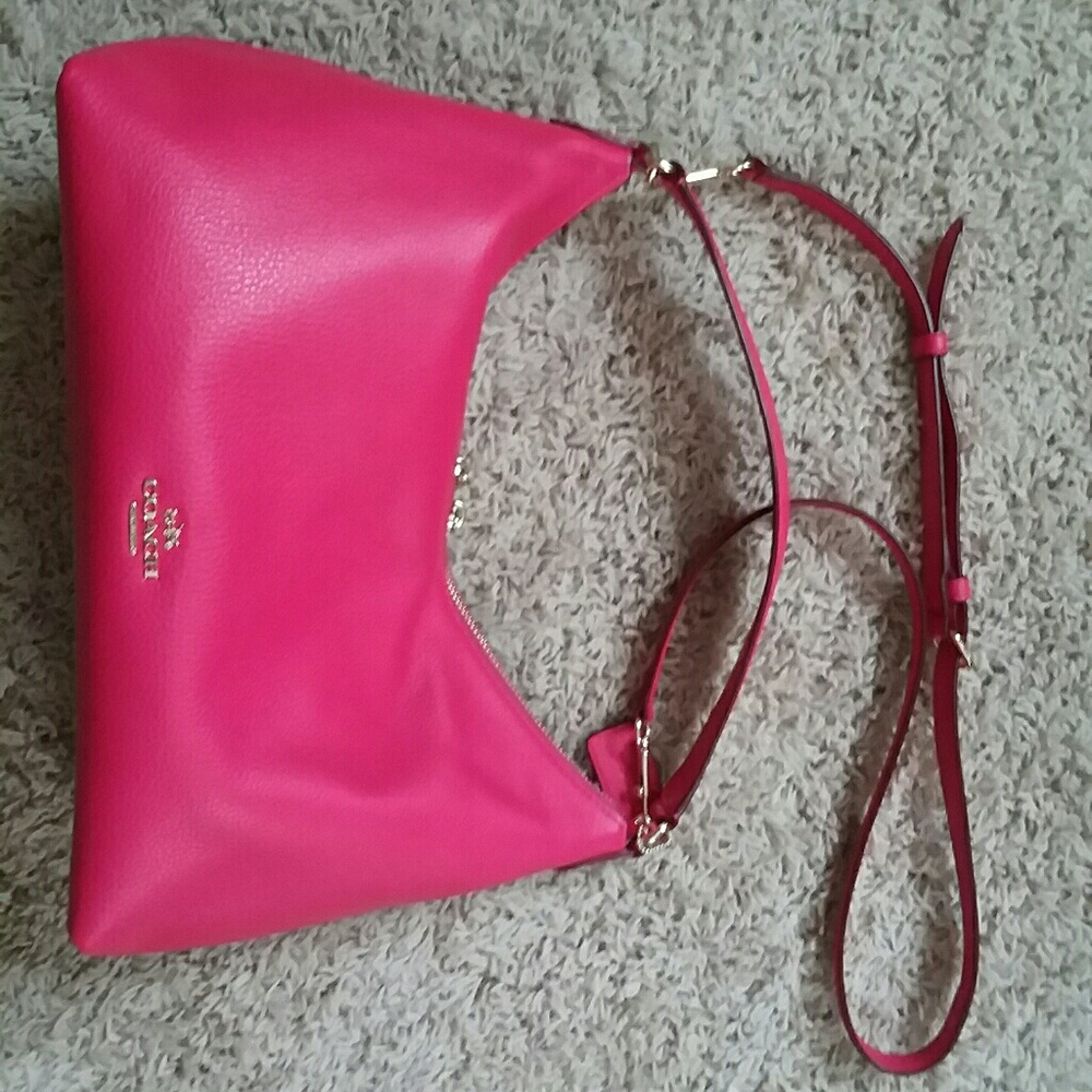 SOLDCoach F36628 Pink Ruby EW Celeste Hobo Crosssb